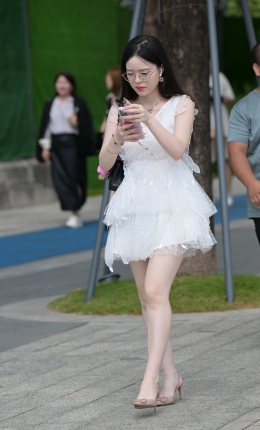 2306-1115=98√洗澡水都是干净的清秀女生