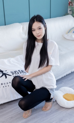 【袜啵啵】683期：焦糖-高跟凉鞋、厚黑丝踩脚裤、白棉袜、裸足（有踩脚裤）