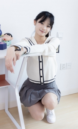 【物恋传媒】2768期：山奈-板鞋、白棉袜、裸足、半脱袜子
