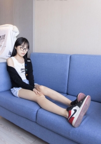 [袜啵啵] 081期：稚予- AJ 浅黄色短棉袜 浅蓝色短棉袜 裸足 [145P/1V/5.94GB]