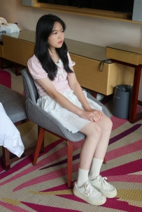 【御足摄影】002期：回力鞋棉袜  [88P+13分钟]