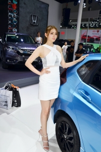 2204_085=本田展台极品大模 凉鞋裸足超性感 44p