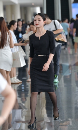 2306-1806=68√靓丽清秀，职工黑丝