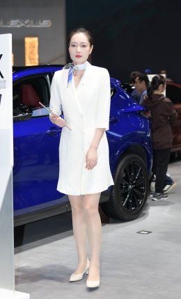 2306-521=64√成熟知性~