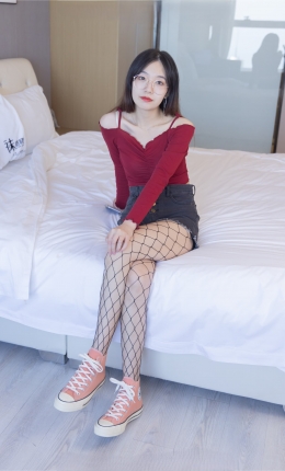 【袜啵啵】453期：小甜豆-帆布鞋、黑色渔网袜