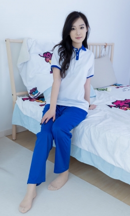 【物恋传媒】2406期：橙橙-帆布鞋、白棉袜、薄肉丝（脚尖加固款）、校服裤里丝