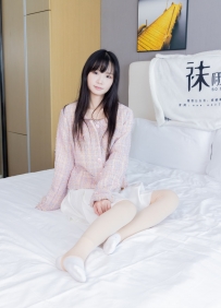 【袜啵啵】438期：甜甜圈-皮鞋、板鞋、白棉袜、黑肉色踩脚袜