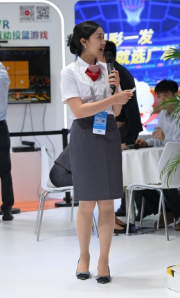 JP2306-2223=92√这是肉丝还是灰丝呢【套图➕视频】