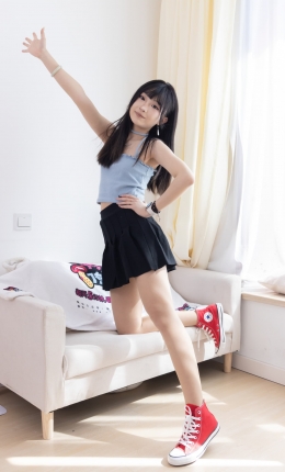 【物恋传媒】2524期：嘟嘟-高跟鞋、帆布鞋、薄肉丝（脚尖微加固款）、裸足