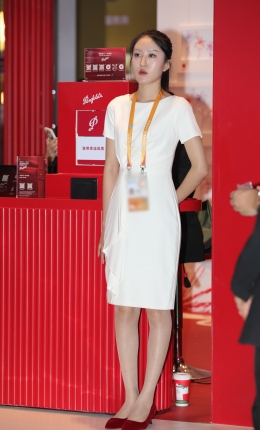 2306-2857=50√非车展会轻熟礼仪小姐姐肉丝大长腿