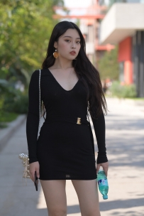 黑色紧身裙美女【套图+视频】
