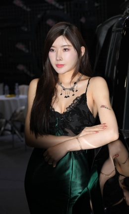 2306-796=59√性感吊带裙美足美女