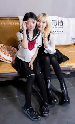 【袜啵啵】600期：小甜豆糯米-皮鞋、马丁靴、小熊拖鞋、黑色过膝棉袜、粉色棉袜