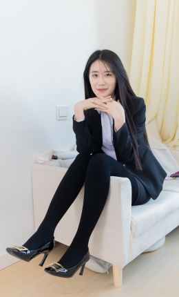 【物恋摄影】2318期：菜菜-OL制服、高跟鞋、三双厚黑丝叠穿、袜腰展示