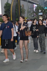 超短包臀裙，黑丝美腿 104P