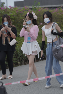 2210-857=白裙-43P/0.52GB