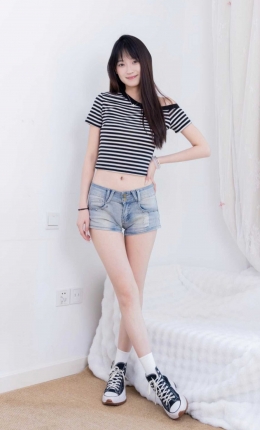 【物恋传媒】2687期：山奈-帆布鞋、中简白棉袜（自然穿脏）、裸足