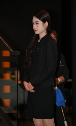 2306-1183=55√美美哒礼仪小姐姐