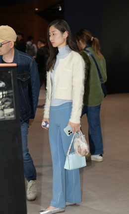 2306-1474=81√紧身裤素人