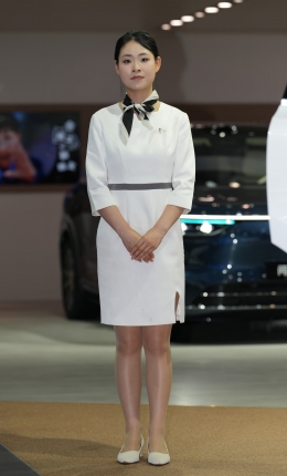 2306-2693=60√CQ车展篇-小腿有肌肉的肉丝礼仪