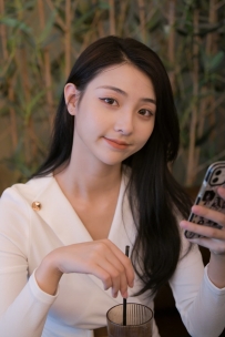 白色制服美女【套图+视频】