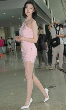 2306-2530=322√程儿丝袜