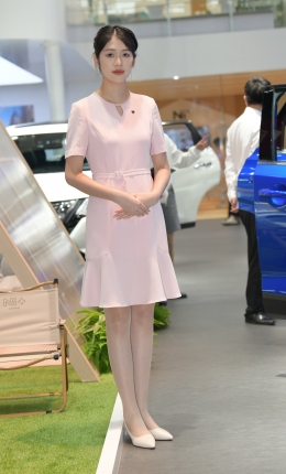 2306-826=69√一波眉目清秀丝袜小姐姐们