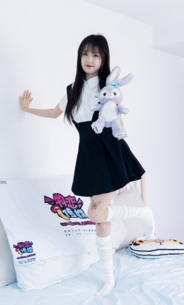 【物恋摄影】2369期：嘉木-长靴、长筒小腿白棉袜、蝴蝶薄肉丝（脚尖微加固款）