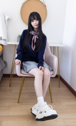 【袜啵啵】635期：甜甜圈-板鞋、白棉袜、裸足、学院风、半脱袜子挑鞋玩鞋剧情