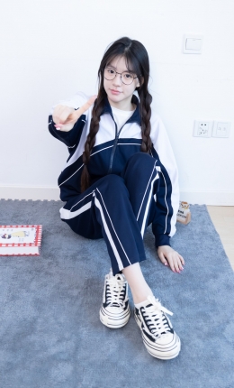 【物恋传媒】2851期：晚舟-帆布鞋、纯白棉袜（短筒）、裸足（粉色美甲）、校服