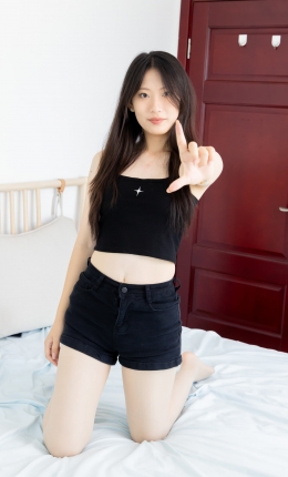 【物恋传媒】2433期：奶糖-帆布鞋、白棉袜、肉丝（脚尖加固款）