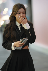 2210-534=半腿黑丝小姐姐-156P+视频/2.61GB