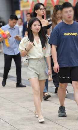 2306-1563=50√爱穿丝袜的女友