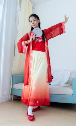 【物恋传媒】2386期：岚岚-布鞋、短白丝（仅打底）、红色船袜、汉服