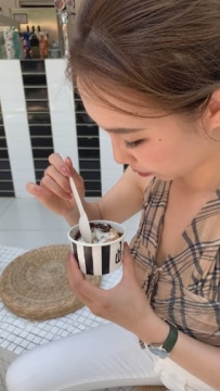 紧身白裤女孩【视频1V/10.60】