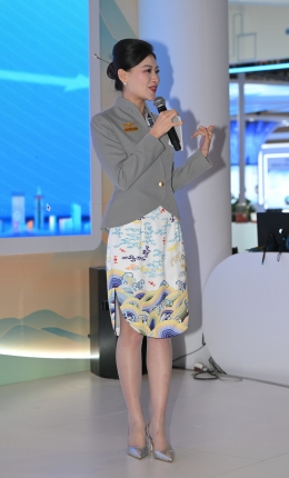 2306-2759=148√海航空姐-细高跟灰丝