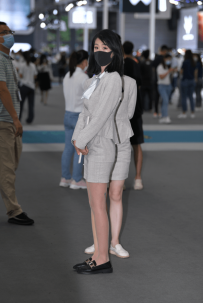 2210-778=车展上的职业肉丝美女-44P+视频/1.64GB