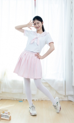 【物恋传媒】2691期：包包-运动鞋、厚白丝、jk制服