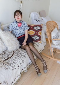 [袜啵啵] 087期：小甜豆-空姐制服 高跟鞋 嘿丝 [130P/1V/7.16G]