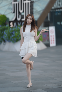 2210-593=白裙-196P/2.58GB