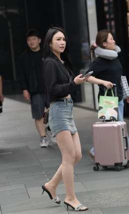 2306-2064=95√牛仔裙美腿美女