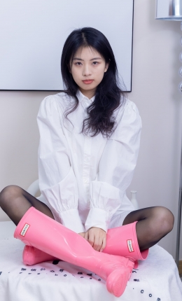 【袜啵啵】积分限定作品031期：奶油-雨靴、白棉袜、黑丝