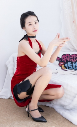【物恋传媒】2724期：菜菜-高跟鞋、薄肉丝、薄浅咖丝、cos生化危机艾达王旗袍