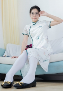 【物恋】2107期：茯苓-平底鞋、厚白丝、瑜伽动作老头乐挠脚剧情