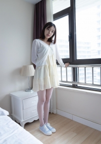 [袜啵啵] 005期：小甜豆-帆布鞋.薄白丝（脚尖加固款) [133P/1V/3.12G]