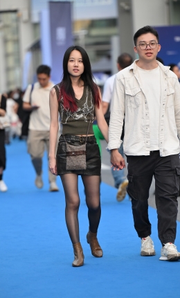 2306-1309=54√爱穿黑丝的女友