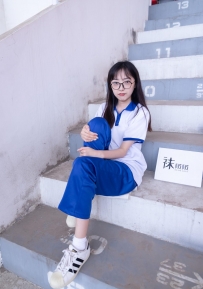 [袜啵啵] 002期：稚予-校服.贝壳头.白棉袜.裸足 [139P/1V/2.99G]