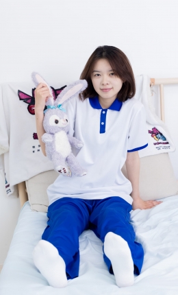 【物恋摄影】2364期：小悦-校服、板鞋、白棉袜、裸足