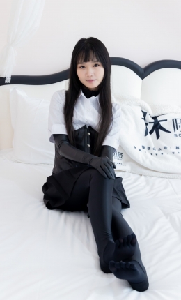 【袜啵啵】499期：甜甜圈-高跟长靴、踩脚裤、厚黑丝五指袜、黑皮手套、裤里丝