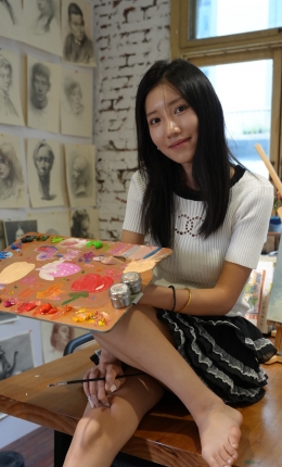 【青柠摄影】052期：芥末-画室2、短裙、极透黑白丝袜（透明脚尖）、裸足